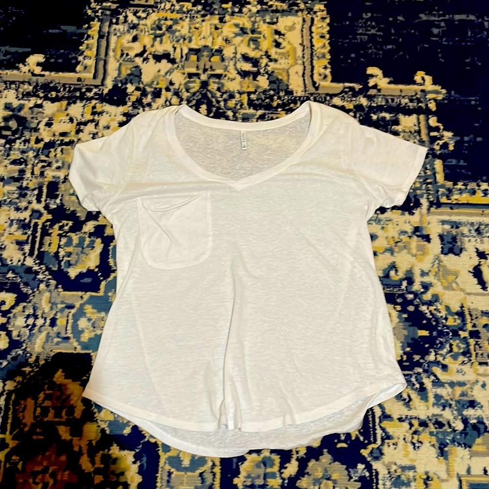 Z Supply V neck T shirt